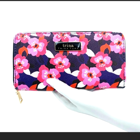 Trina Turk Full Size Wallet. - Picture 1 of 5